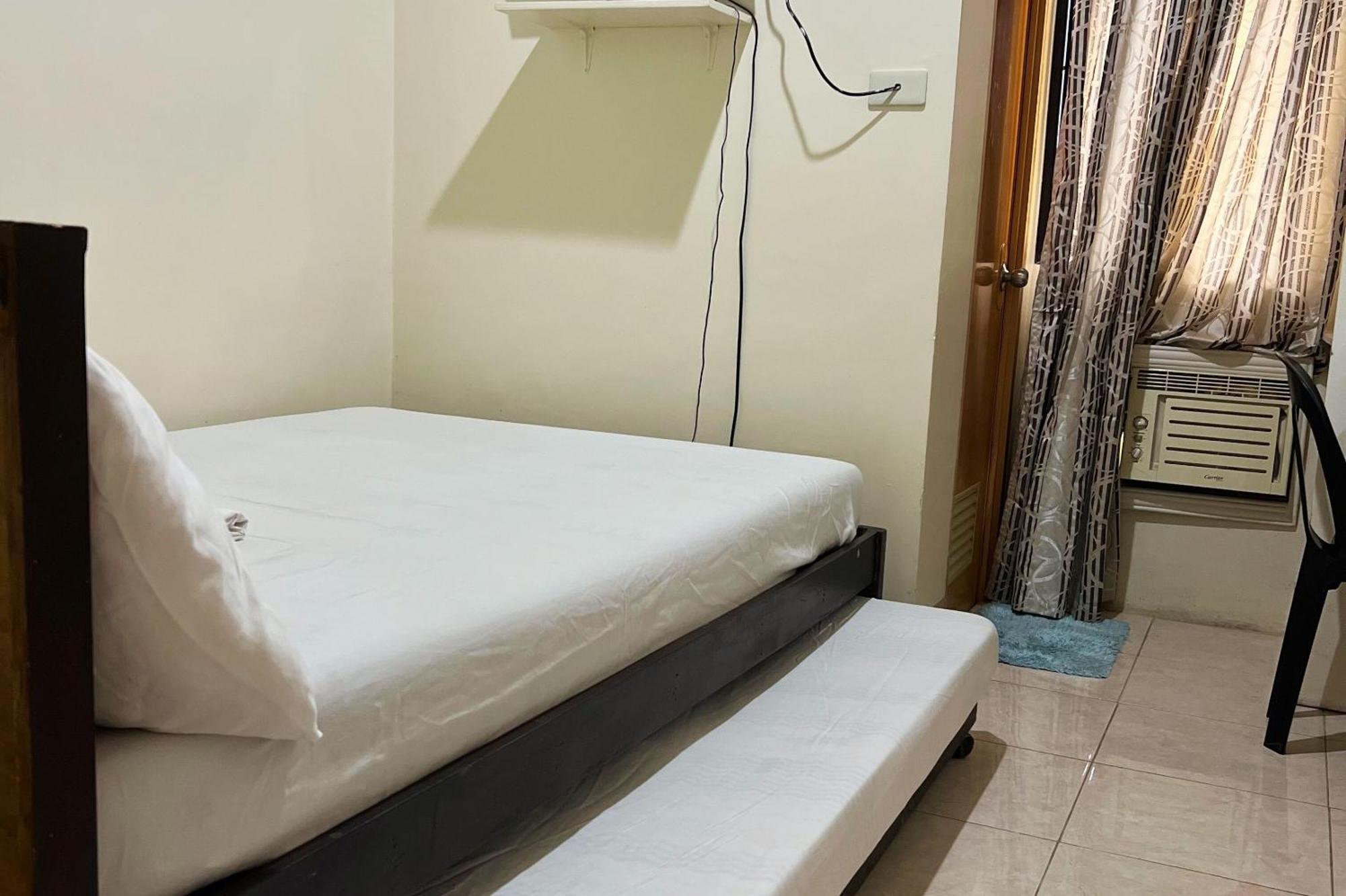 Sta Rosa Inn Iloilo Powered By Cocotel Стая снимка