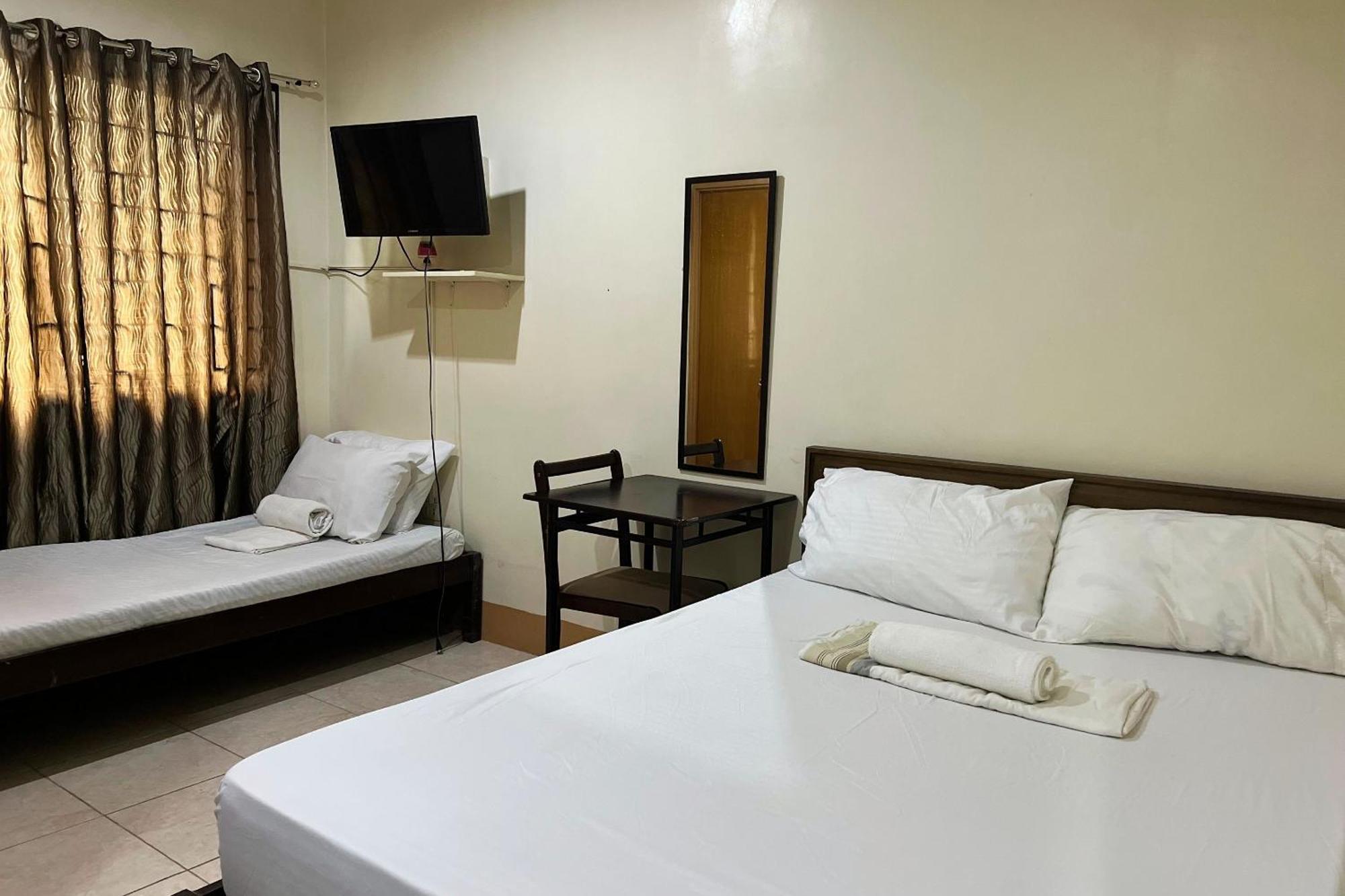 Sta Rosa Inn Iloilo Powered By Cocotel Стая снимка