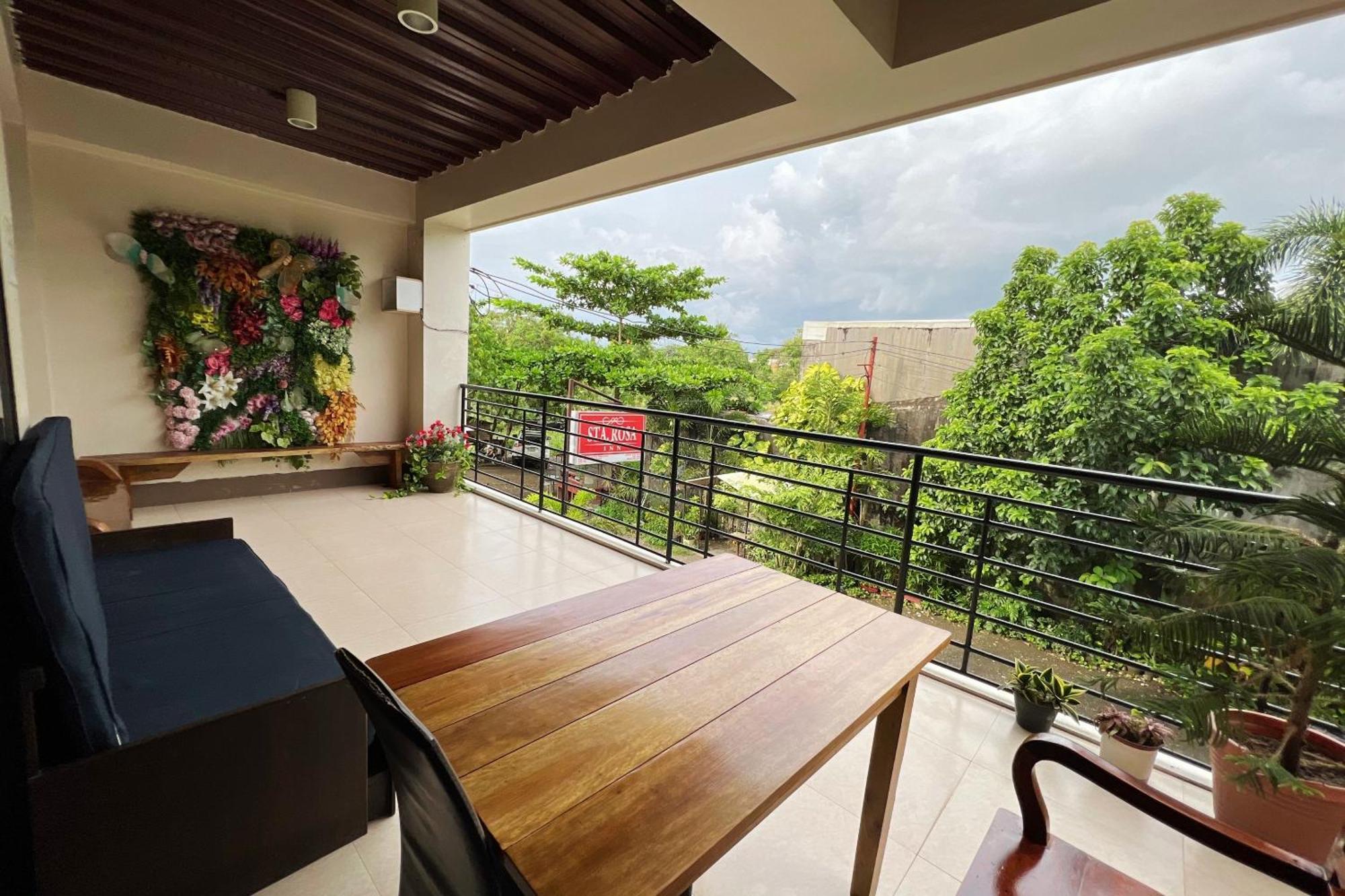 Sta Rosa Inn Iloilo Powered By Cocotel Екстериор снимка