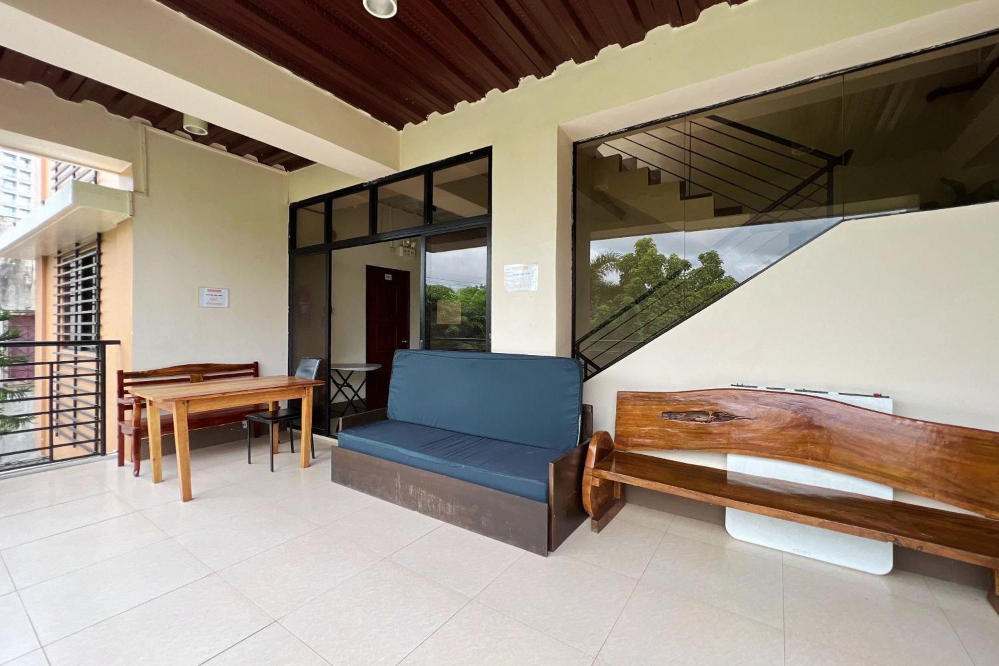 Sta Rosa Inn Iloilo Powered By Cocotel Екстериор снимка
