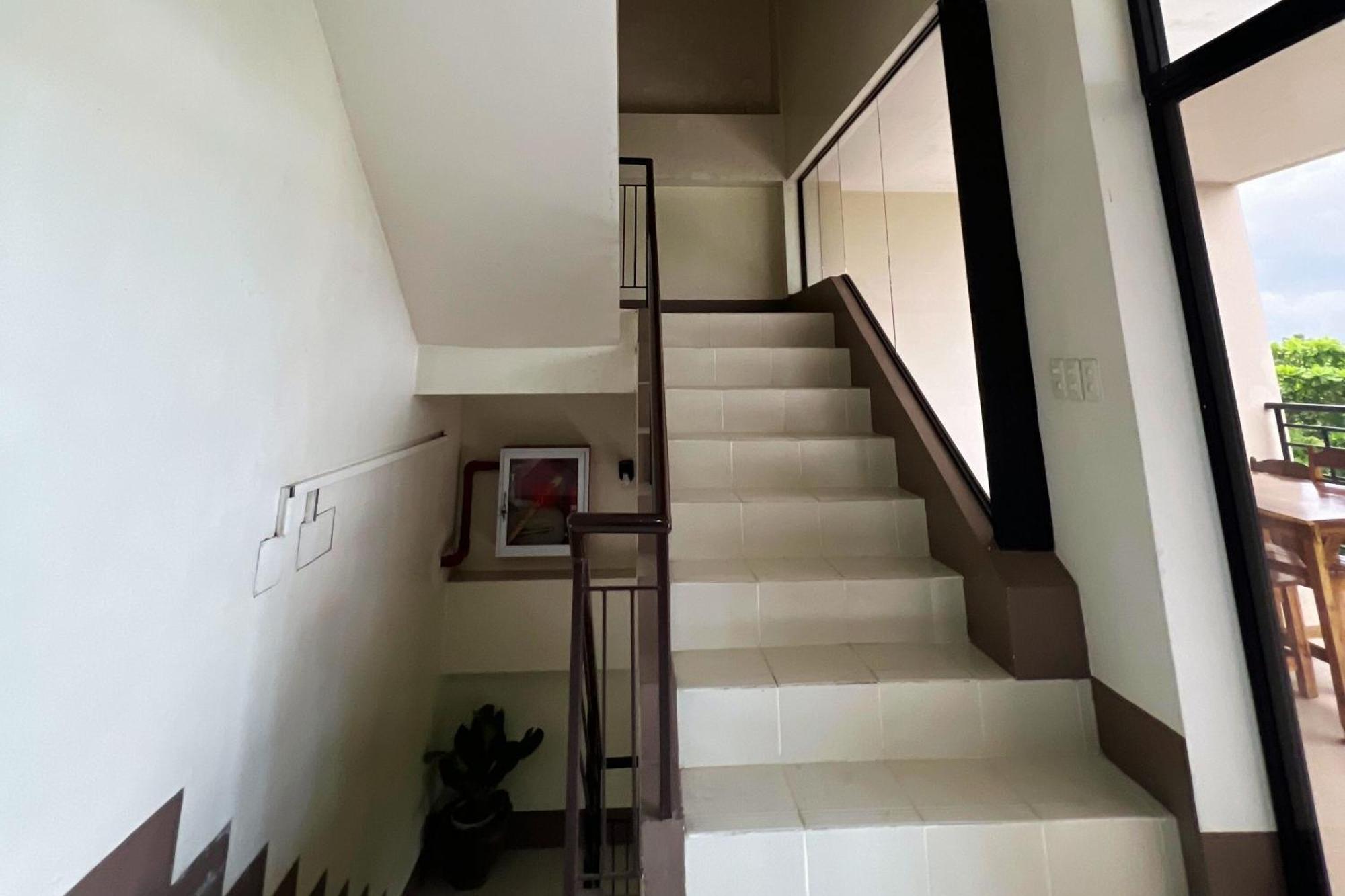 Sta Rosa Inn Iloilo Powered By Cocotel Екстериор снимка