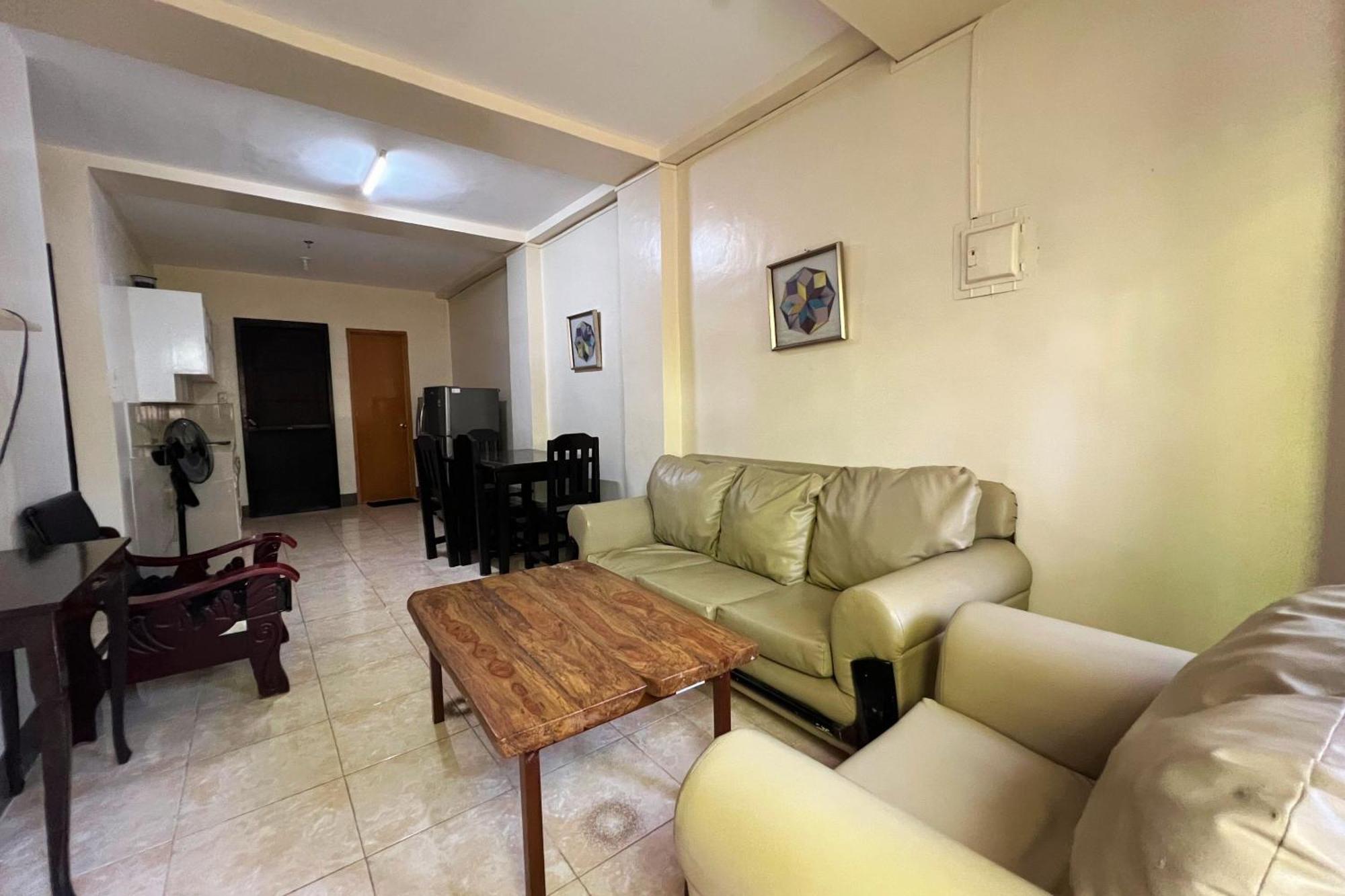 Sta Rosa Inn Iloilo Powered By Cocotel Стая снимка