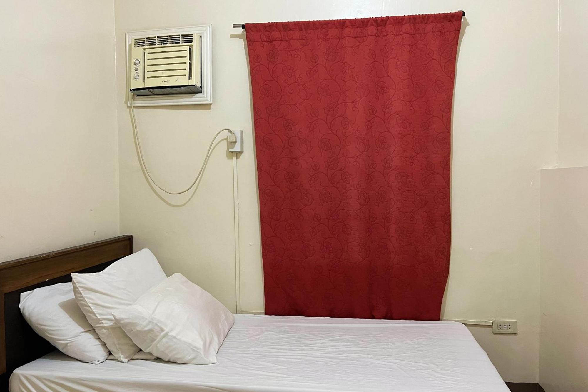Sta Rosa Inn Iloilo Powered By Cocotel Стая снимка